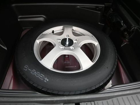 Used 2024 Jeep Grand Cherokee Limited w/ Luxury Tech Group II image 16