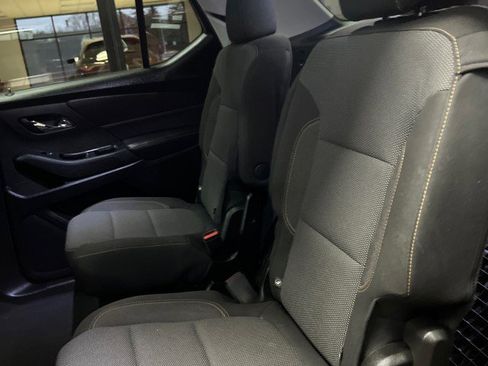 Used 2019 Chevrolet Traverse LT image 9
