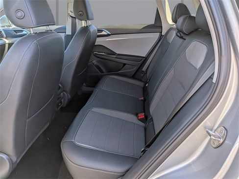 Certified 2024 Volkswagen Taos SE image 13