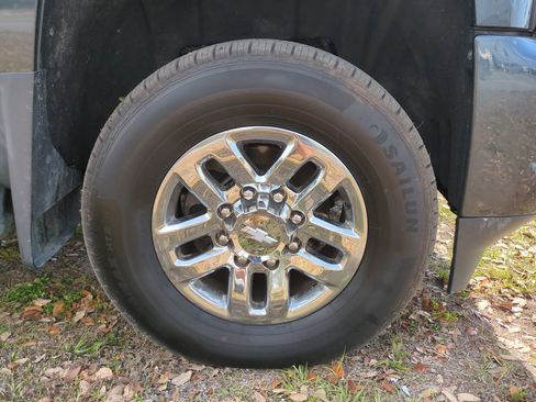 Used 2019 Chevrolet Silverado 3500 High Country w/ Duramax Plus Package AWD/4WD image 10