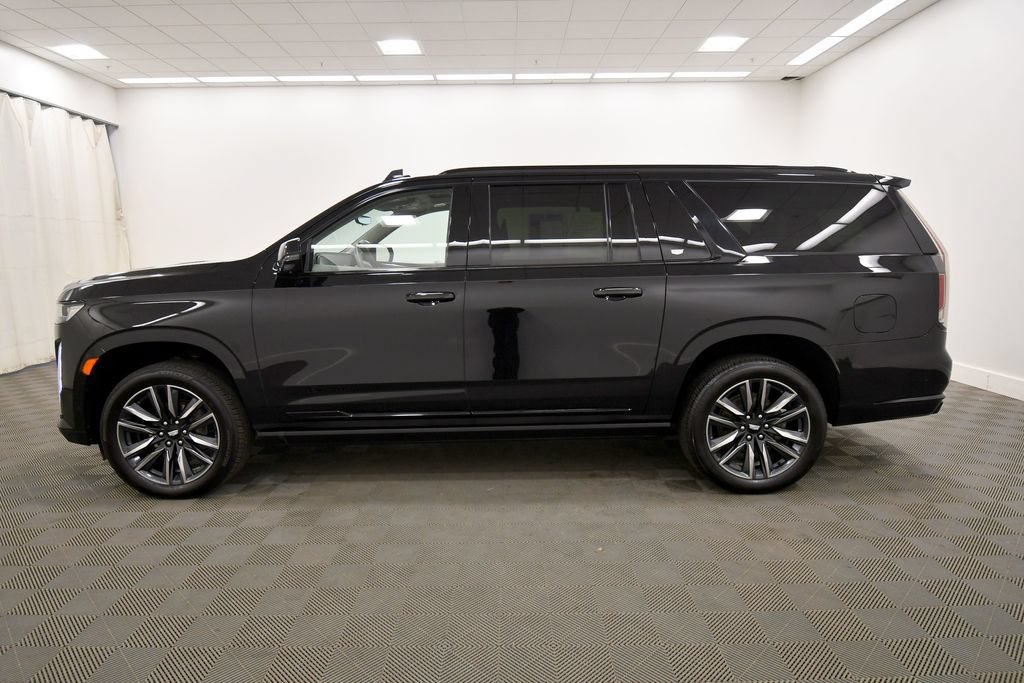 Used 2024 Cadillac Escalade ESV Sport Platinum AWD/4WD image 4