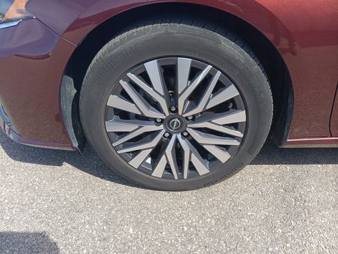 Used 2024 Nissan Altima 2.5 SV image 28