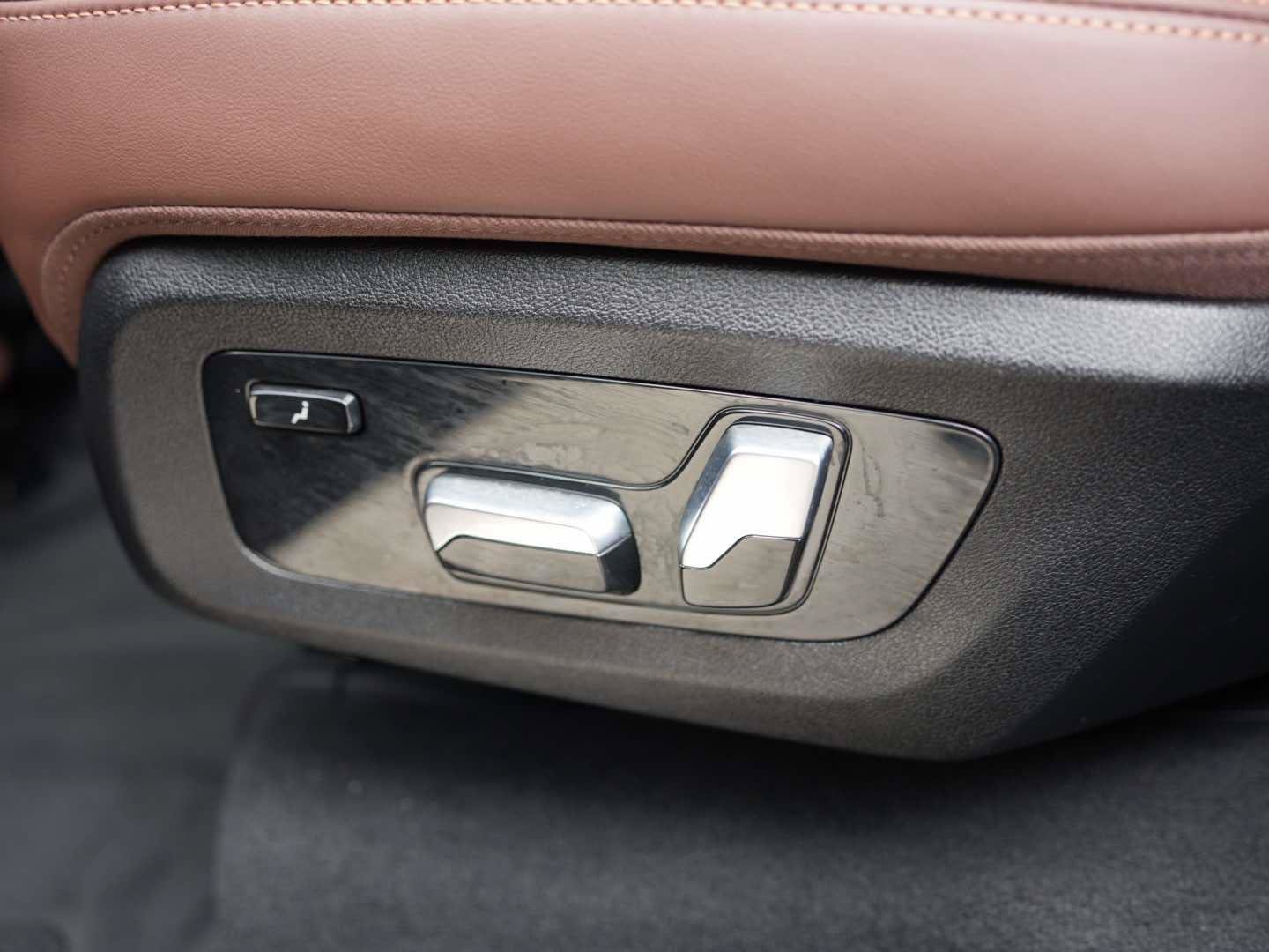 Used 2026 BMW X7 xDrive40i AWD/4WD image 13