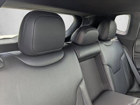 Used 2025 Jeep Compass Trailhawk image 18