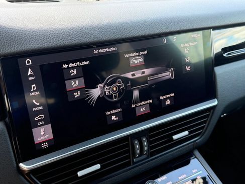 Used 2019 Porsche Cayenne AWD/4WD image 20