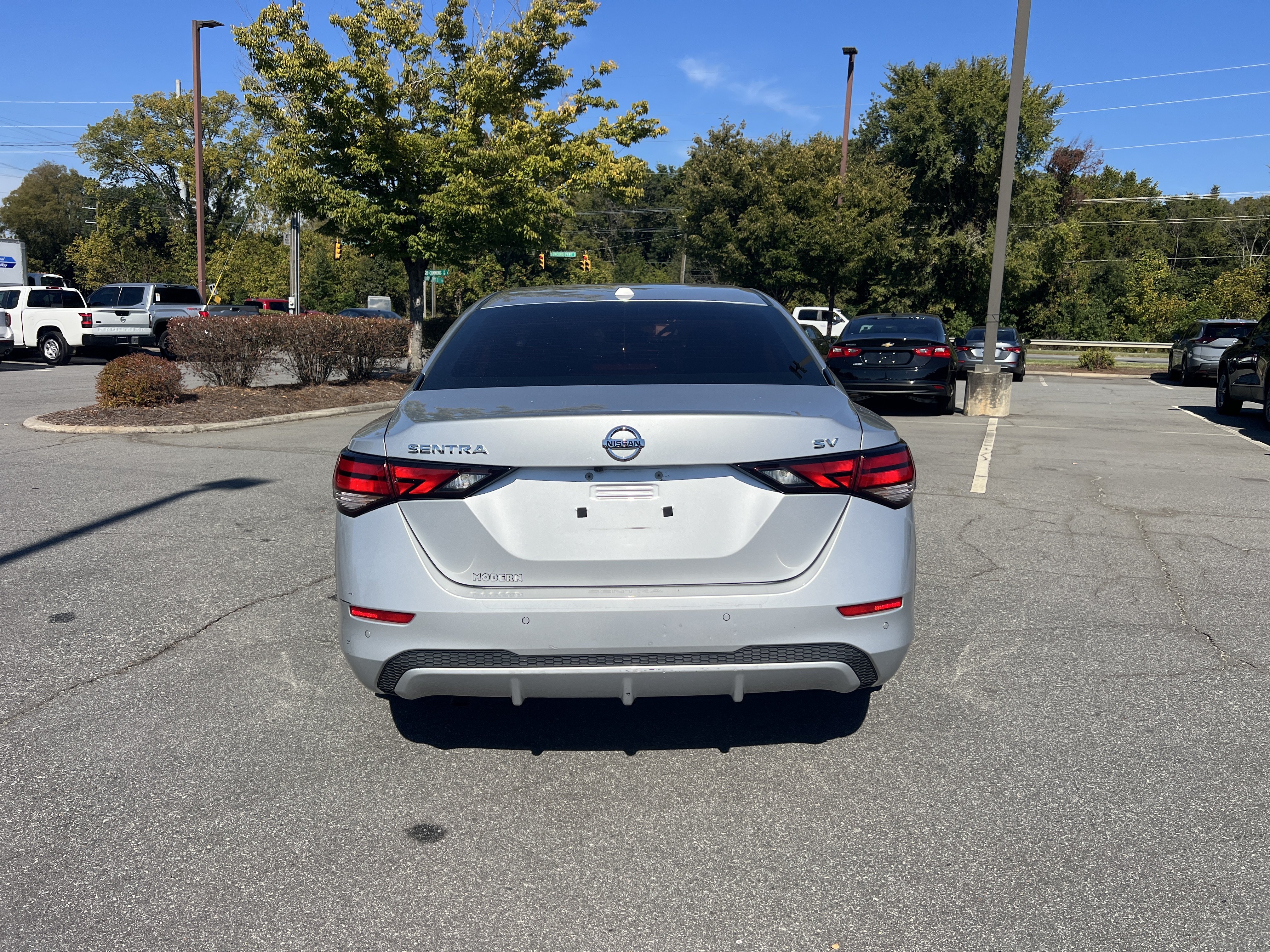 Used 2022 Nissan Sentra SV FWD image 6