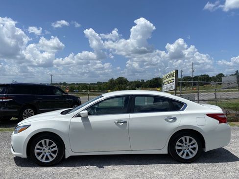 Used 2017 Nissan Altima 2.5 S w/ Power Driver Seat Package FWD image 8