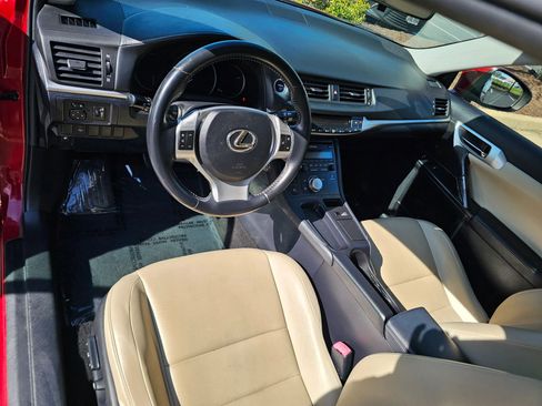Used 2011 Lexus CT 200h FWD image 8