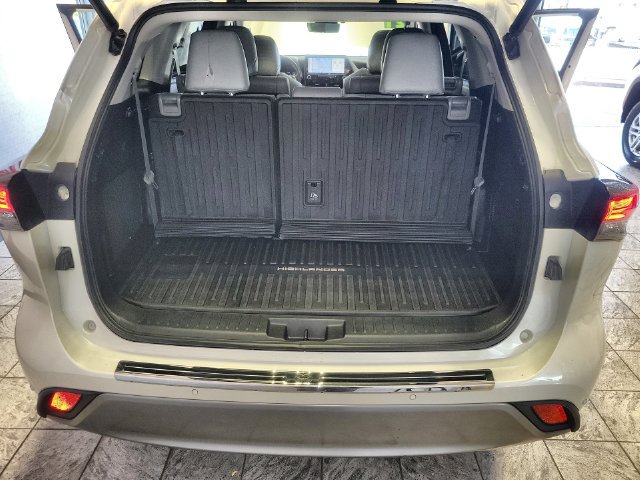 Used 2021 Toyota Highlander Platinum AWD/4WD image 25
