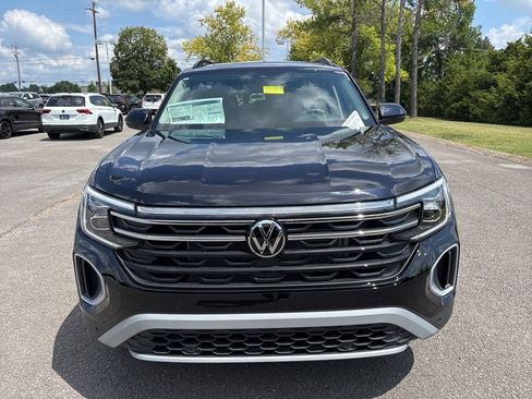 New 2026 Volkswagen Atlas Peak Edition image 2