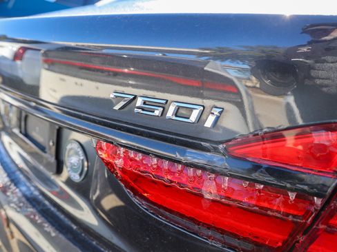 Used 2017 BMW 750i 750i image 11