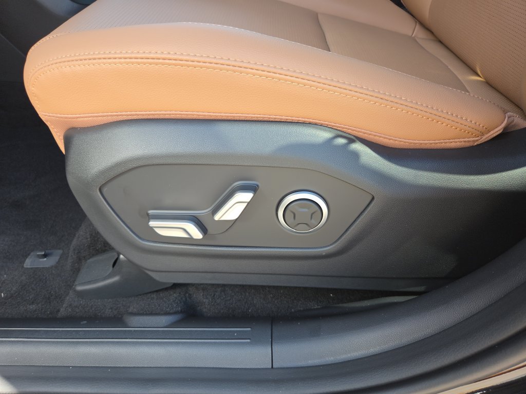 New 2027 Hyundai Santa Fe Limited FWD image 12