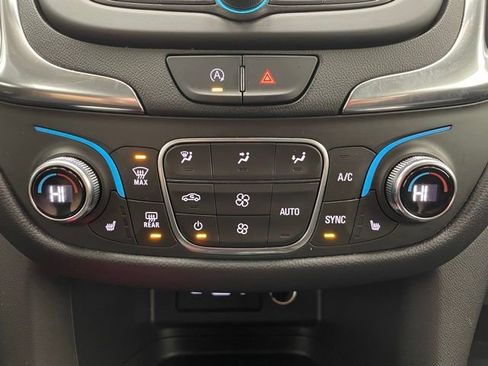 Used 2022 Chevrolet Equinox LT image 6