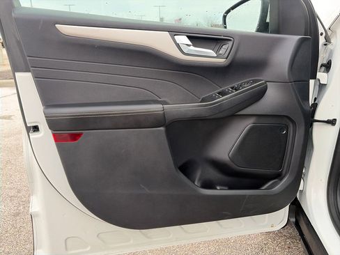 Used 2022 Ford Escape SEL image 17