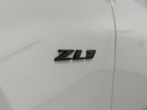 Used 2022 Chevrolet Camaro ZL1 RWD image 10
