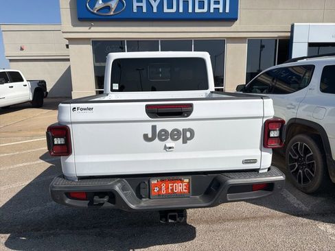 Used 2020 Jeep Gladiator Overland image 5