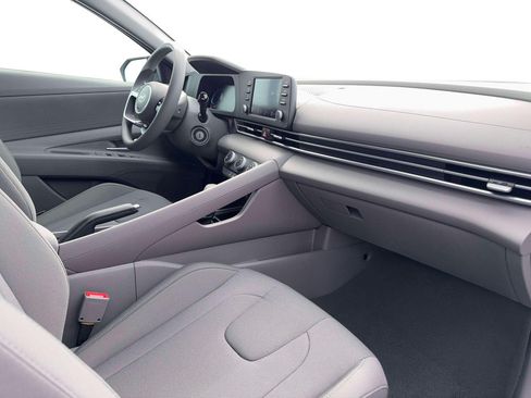 New 2026 Hyundai Elantra SE FWD image 15