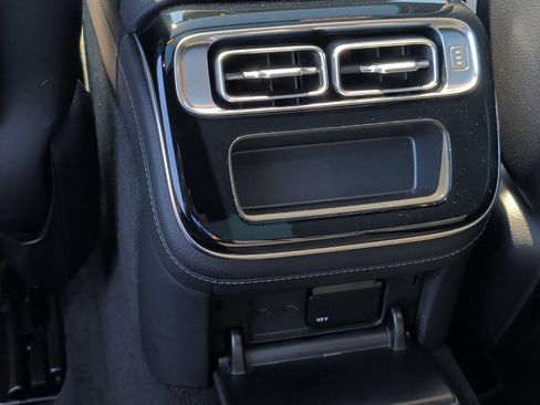 Used 2022 Mercedes-Benz S 580 4MATIC Sedan w/ AMG Line Package image 34