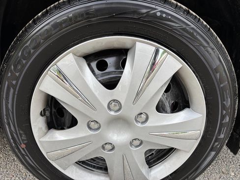 Used 2013 Toyota Corolla LE image 26