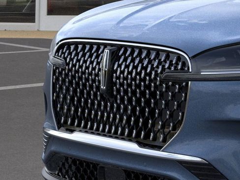 New 2026 Lincoln Aviator AWD image 17