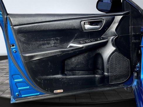 Used 2017 Toyota Camry SE image 23