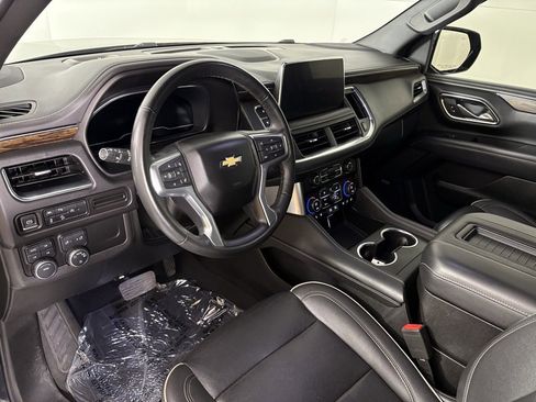 Used 2024 Chevrolet Suburban Premier image 18