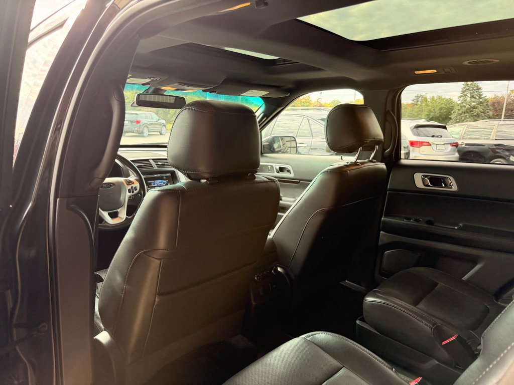 Used 2014 Ford Explorer Limited w/ Equipment Group 302A AWD/4WD image 11