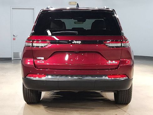 Used 2025 Jeep Grand Cherokee Limited AWD/4WD image 6