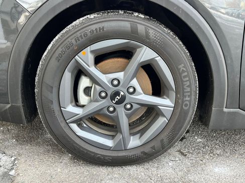 Used 2025 Kia K4 LXS image 25