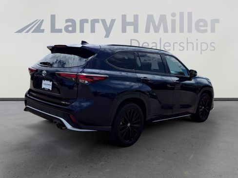 Certified 2025 Toyota Highlander XSE AWD/4WD image 5