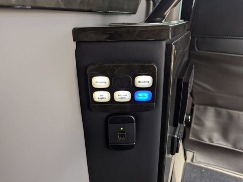 Used 2017 Mercedes-Benz Sprinter 2500 image 37