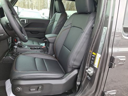 New 2026 Jeep Gladiator Sport AWD/4WD image 11