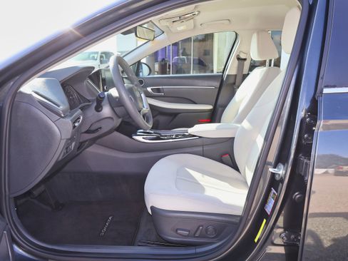 Used 2022 Hyundai Sonata SEL image 11