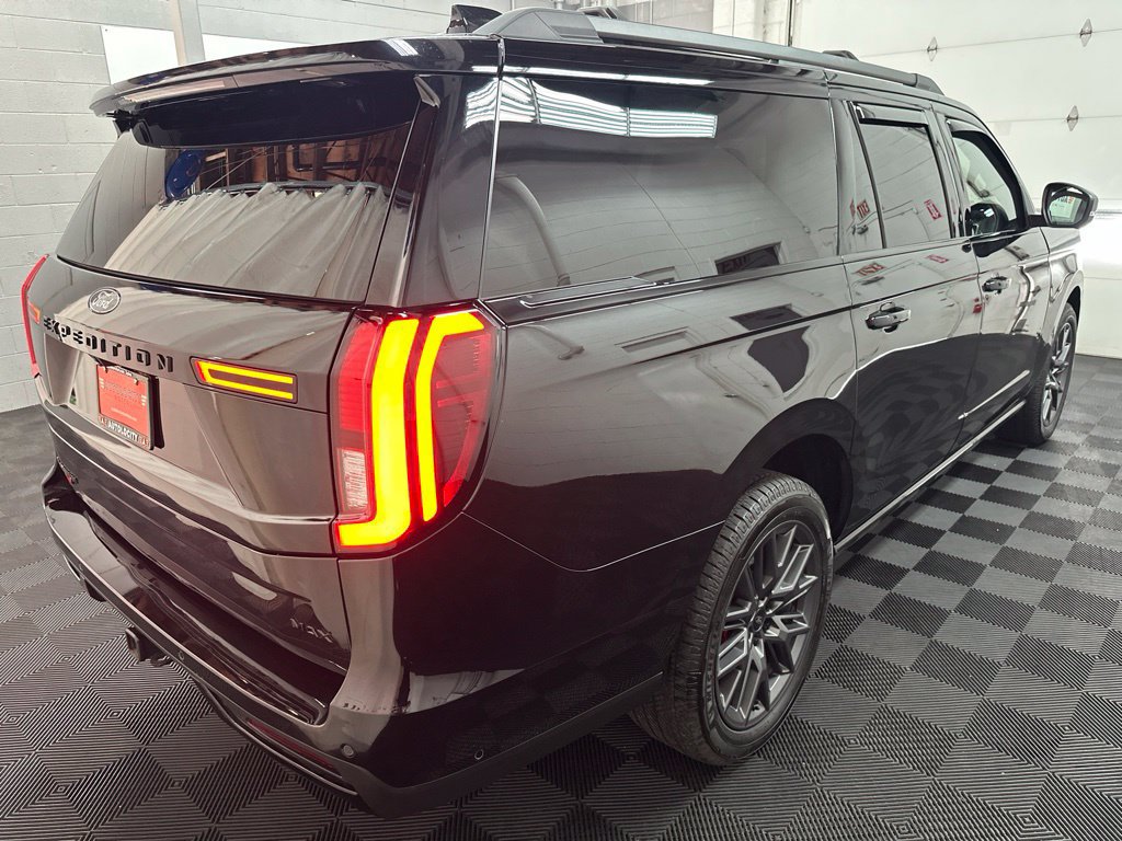 Used 2025 Ford Expedition Max Platinum w/ Stealth Performance Package AWD/4WD image 9