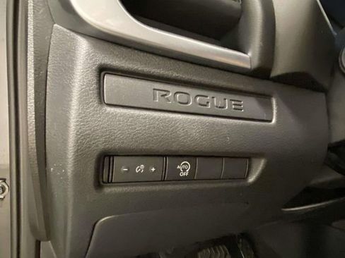 Used 2023 Nissan Rogue S image 20