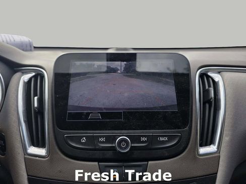 Used 2021 Chevrolet Malibu LT FWD image 13
