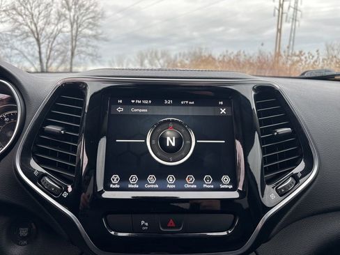 Certified 2020 Jeep Cherokee Limited image 7