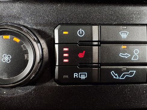 Used 2015 Ford F150 XLT w/ Equipment Group 302A Luxury image 17