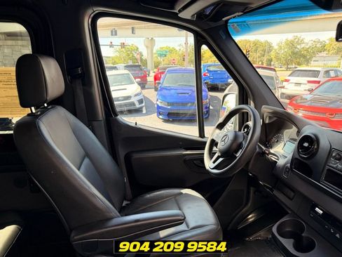 Used 2019 Mercedes-Benz Sprinter 2500 image 34