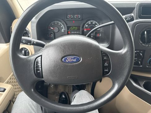 Used 2012 Ford E-350 and Econoline 350 XLT RWD image 19