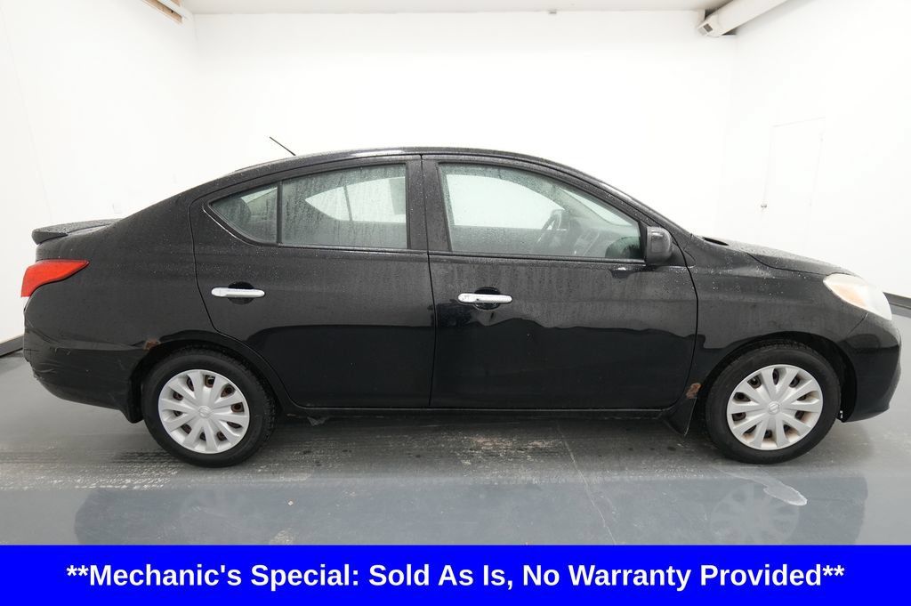 Used 2013 Nissan Versa SV w/ Convenience Pkg FWD image 9
