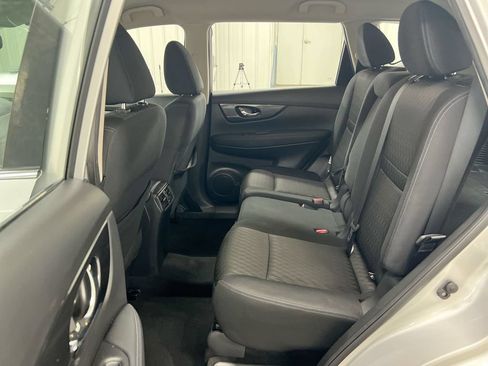 Used 2017 Nissan Rogue S AWD/4WD image 22