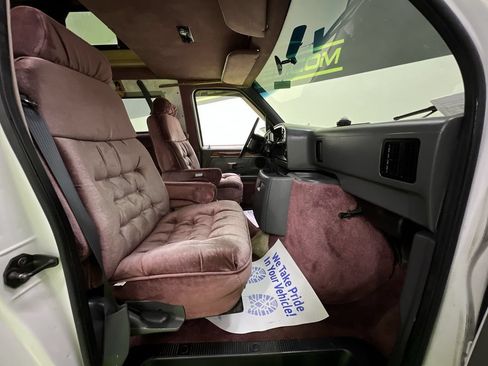 Used 1993 Ford E-250 and Econoline 250 Heavy-Duty Extended RWD image 29