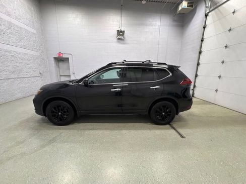 Used 2018 Nissan Rogue SV AWD/4WD image 8