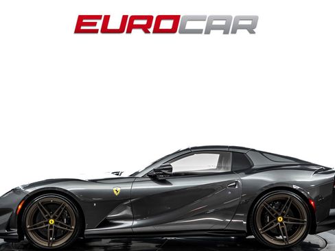 Used 2021 Ferrari 812 GTS image 3