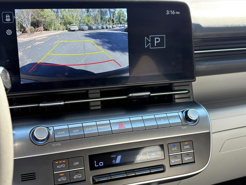 Certified 2025 Hyundai Kona SEL AWD/4WD image 9
