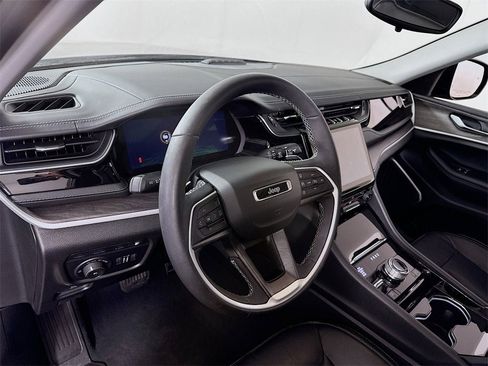 Used 2022 Jeep Grand Cherokee Limited 4xe image 3