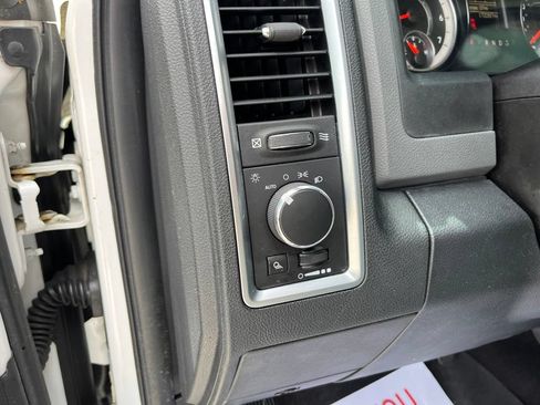 Used 2016 RAM 1500 Classic SLT AWD/4WD image 7