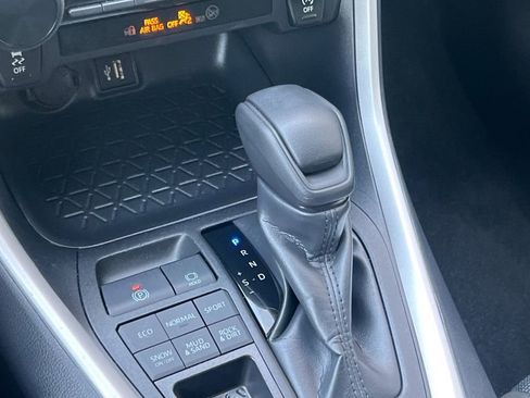 Certified 2025 Toyota RAV4 LE image 23