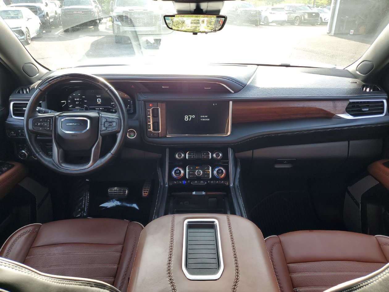 Used 2023 GMC Yukon Denali Ultimate AWD/4WD image 11